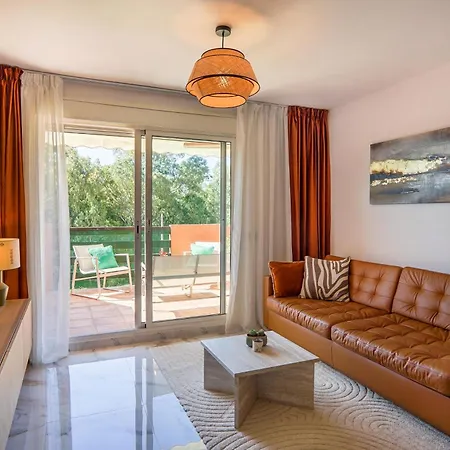 Newly Renovated Costa Apartamento Casares